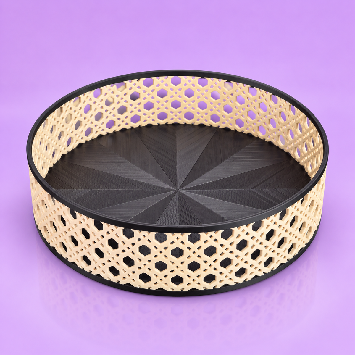 Bandeja organizadora decorativa vista superior, com base preta facetada e fundo roxo Studio Xapê