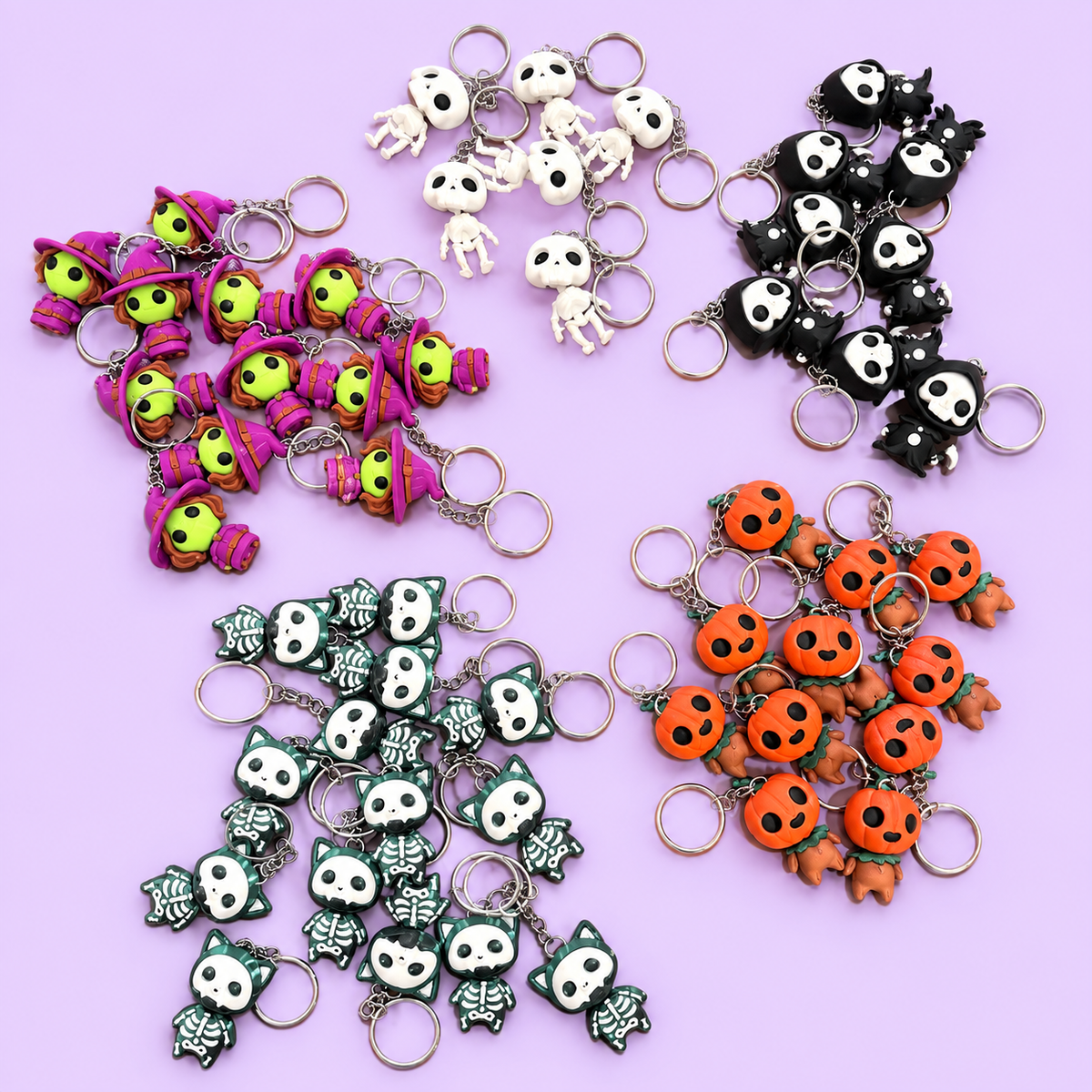 Chaveiros de Halloween 3D Studio Xapê em fundo lavanda