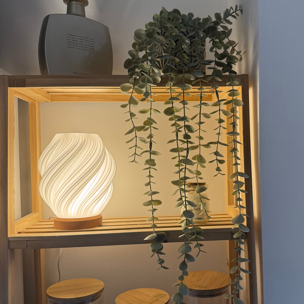 Luminária Orgânica Retorcida em Impressão 3D com LED de 7 Cores
