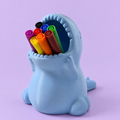 Porta-Lápis Dinossauro Infantil em fundo lavanda