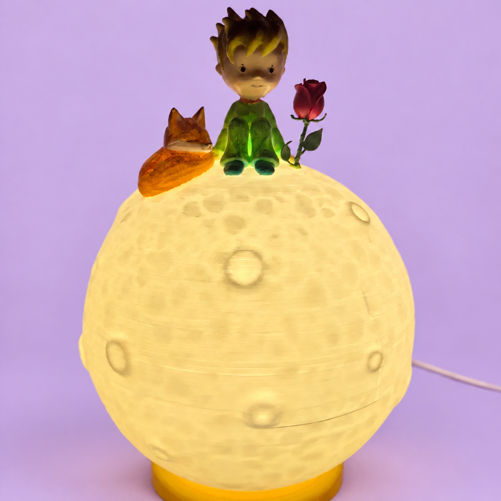 Luminária Pequeno Príncipe em fundo lavanda